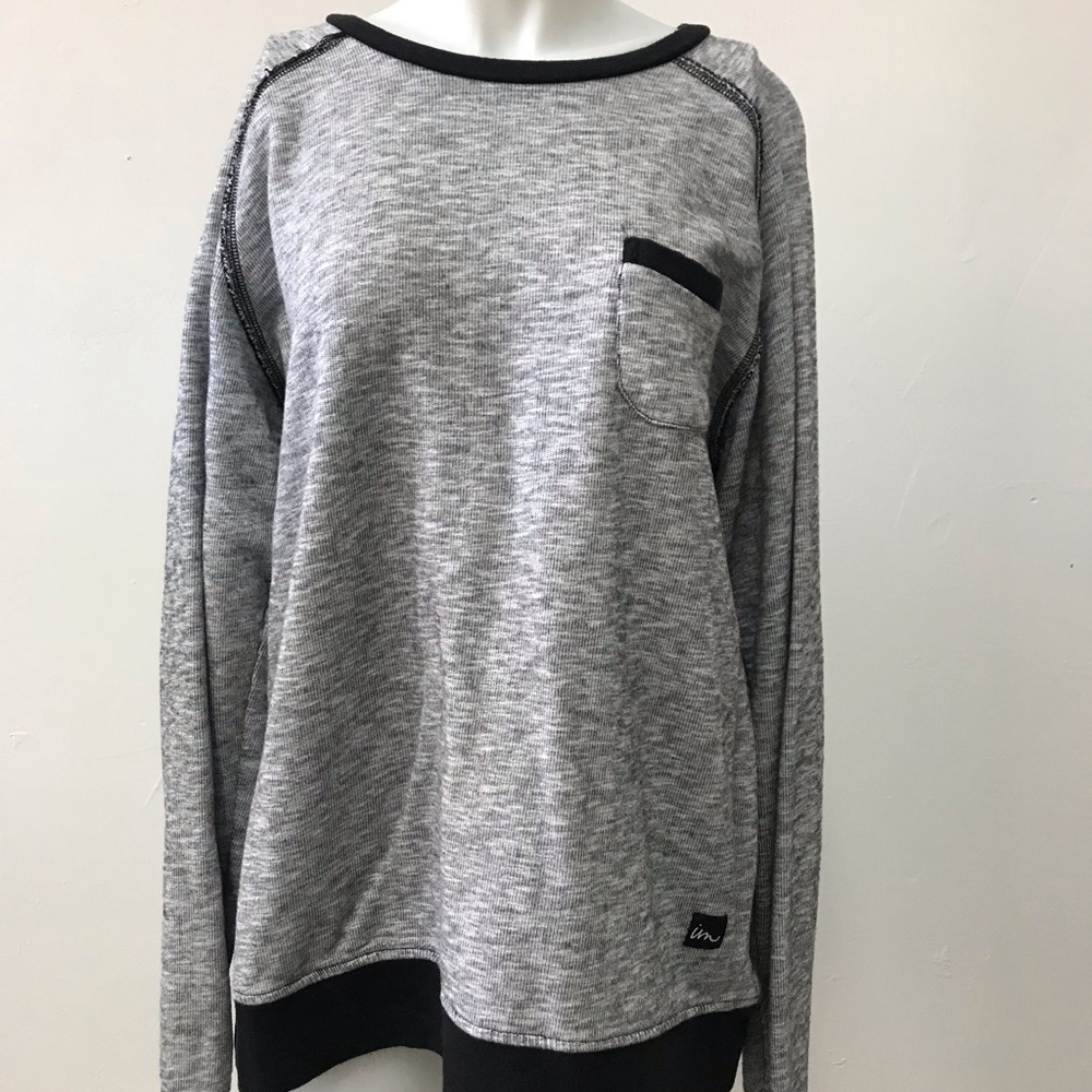 Long sleeve grey crewneck